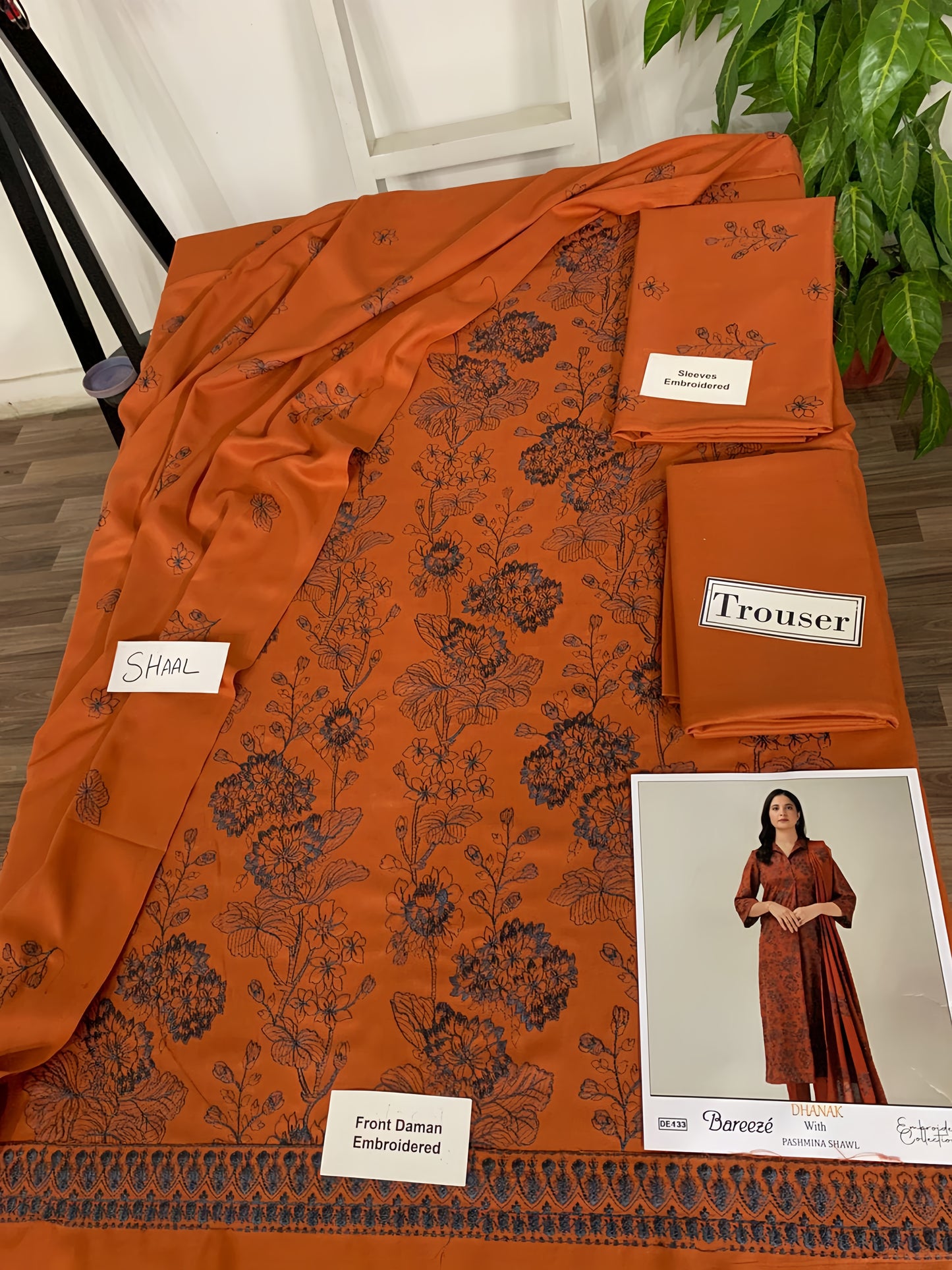 Embroidered Dhanked3-Piece Suit with Pashmina Shawl